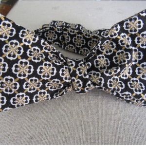 Black and gold bow tie